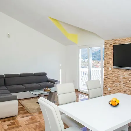 Apartment Apartman Franko *