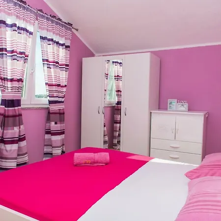 Apartman Franko * Grebastica