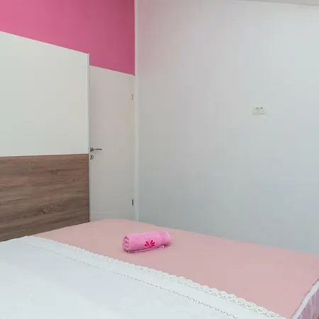 Apartman Franko Apartment Grebastica